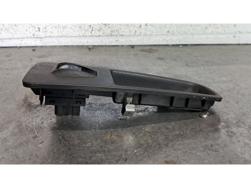 Recambio de mando elevalunas delantero derecho para fiat punto (199)  | ...  | ... referencia OEM IAM 735380450  