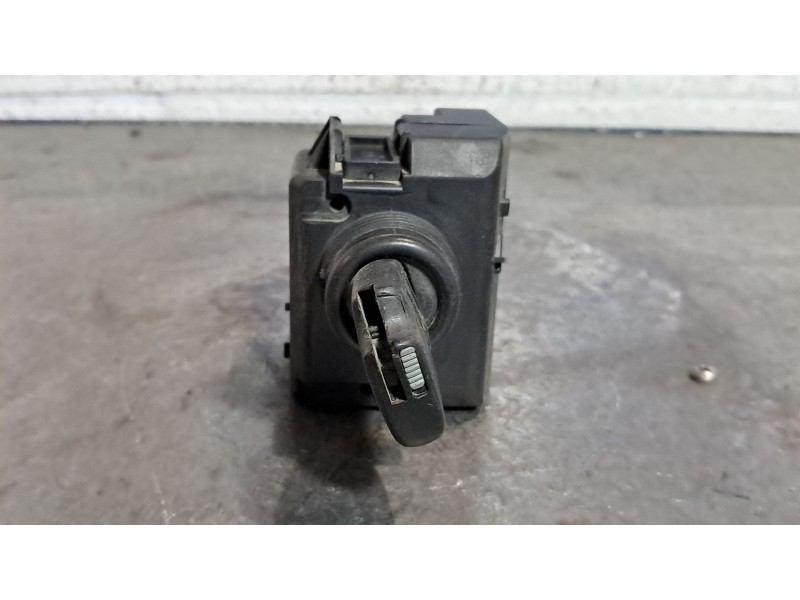Recambio de conmutador de arranque para mercedes clase c (w203) berlina referencia OEM IAM 2095450908  