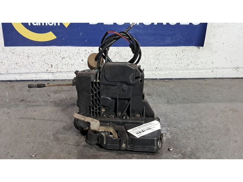 Recambio de cerradura puerta delantera derecha para mercedes clase c (w203) berlina referencia OEM IAM   