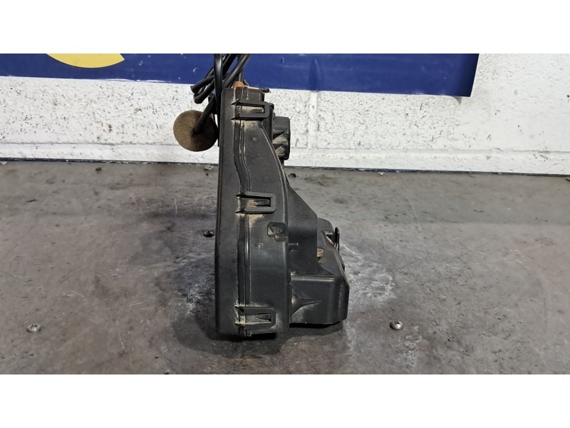 Recambio de cerradura puerta trasera derecha para mercedes clase c (w203) berlina referencia OEM IAM   