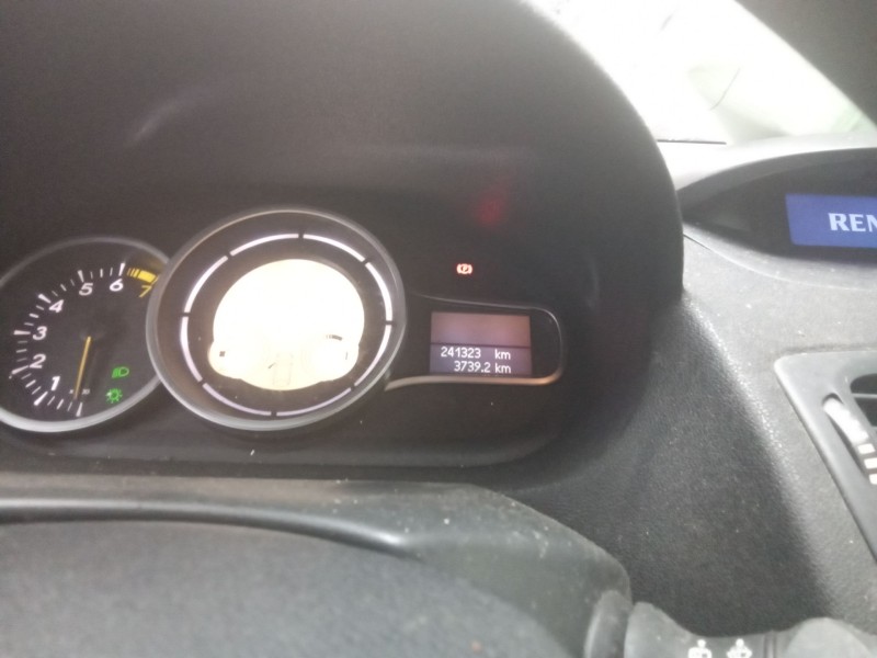 renault megane iii berlina 5 p del año 2012