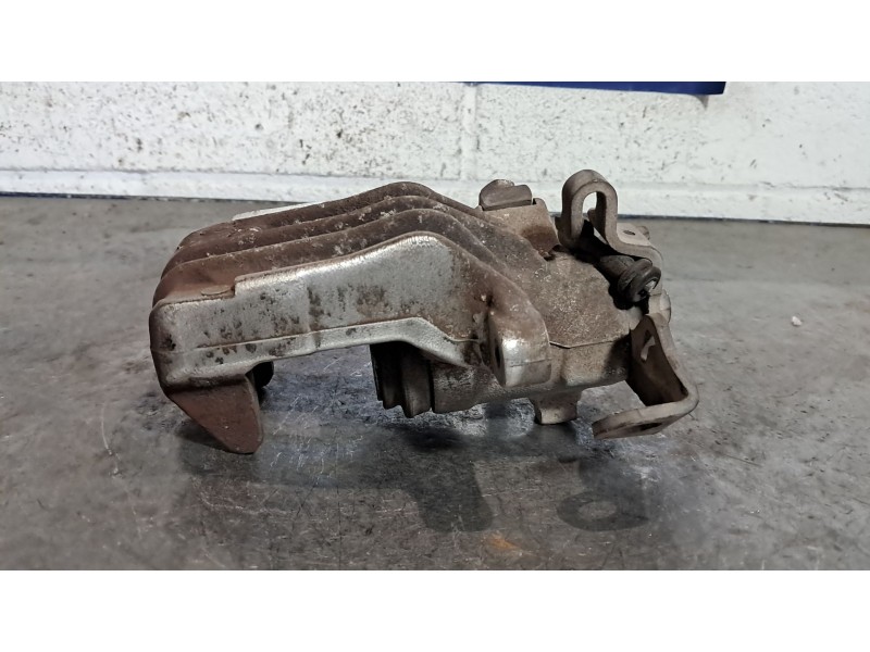 Recambio de pinza freno trasera izquierda para audi a3 (8l) 1.9 tdi ambiente referencia OEM IAM    Recambio de pinza freno trasera izquierda para audi a3 (8l) 1.9 tdi ambiente referencia OEM IAM