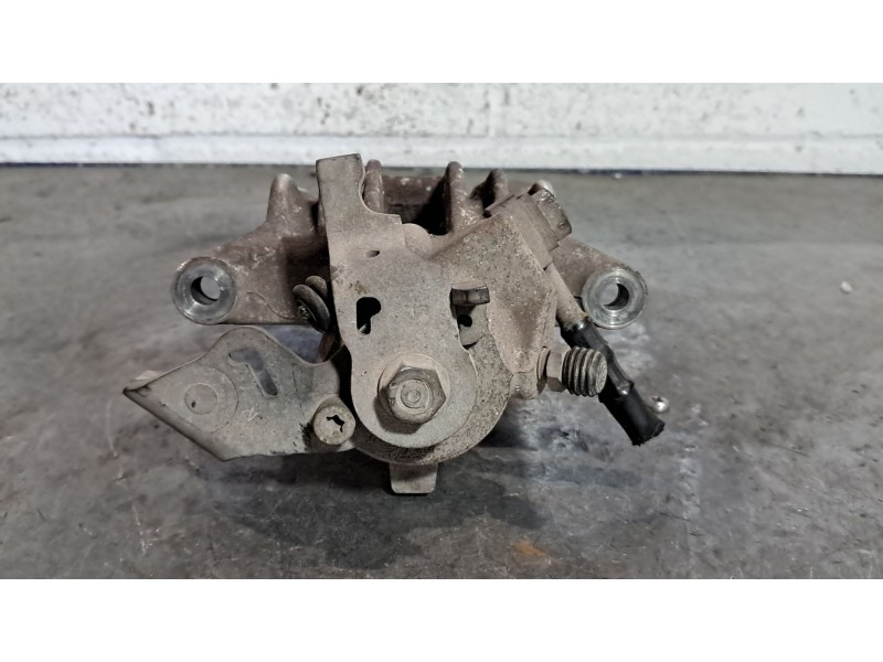 Recambio de pinza freno trasera izquierda para audi a3 (8l) 1.9 tdi ambiente referencia OEM IAM    Recambio de pinza freno trasera izquierda para audi a3 (8l) 1.9 tdi ambiente referencia OEM IAM
