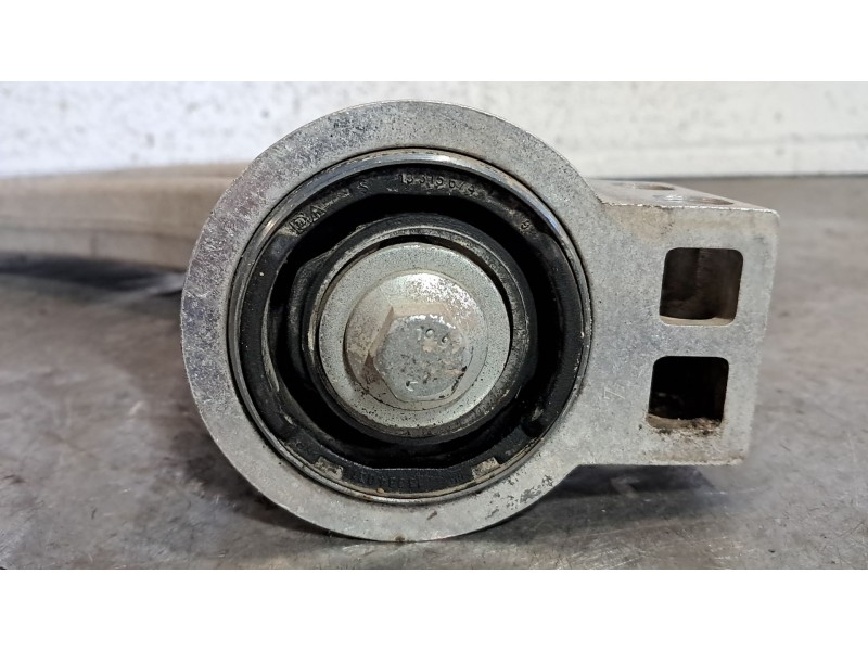 Recambio de brazo suspension inferior delantero izquierdo para chevrolet orlando ltz referencia OEM IAM   