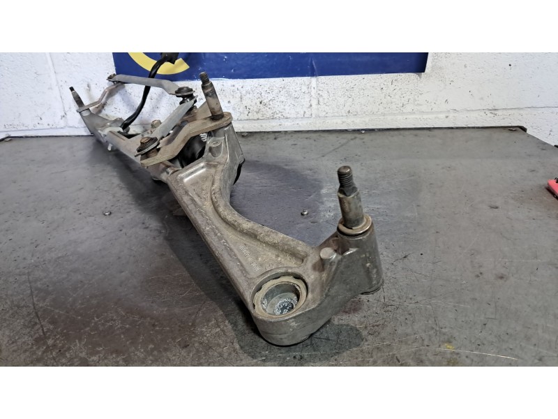 Recambio de motor limpia delantero para mercedes clase c (w203) berlina referencia OEM IAM   