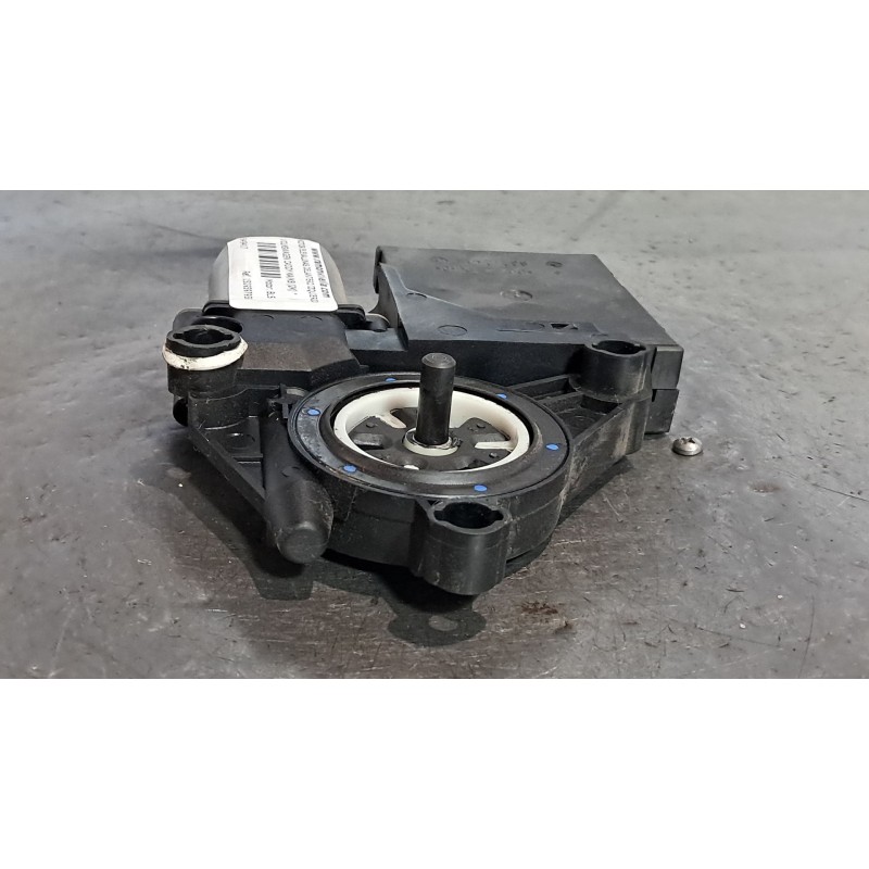Recambio de motor elevalunas delantero izquierdo para volkswagen caddy ka/kb (2k)  | 0.04 - ...  | 0.04 - ... referencia OEM IAM
