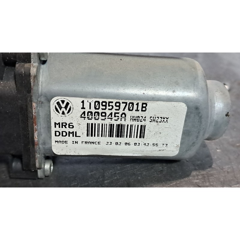 Recambio de motor elevalunas delantero izquierdo para volkswagen caddy ka/kb (2k)  | 0.04 - ...  | 0.04 - ... referencia OEM IAM