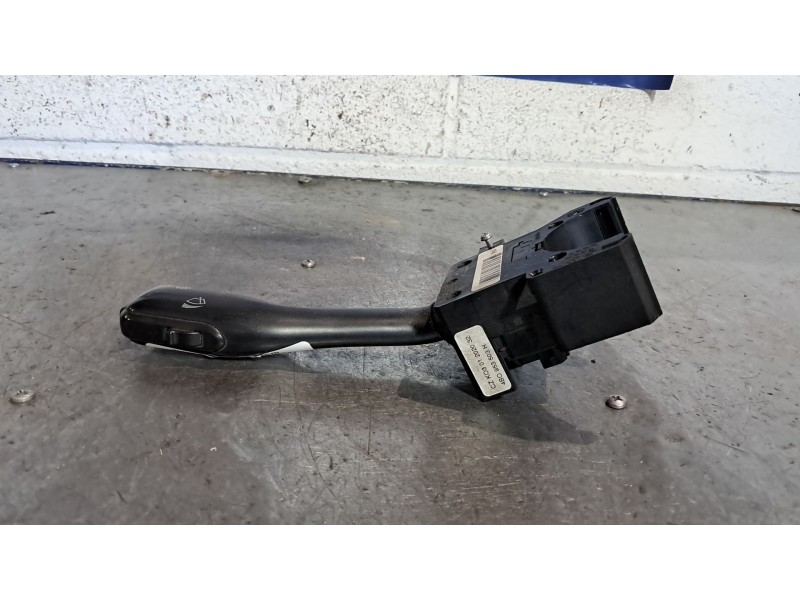 Recambio de mando limpia para volkswagen golf iv berlina (1j1) 1.8 t referencia OEM IAM 4B0953503H   Recambio de mando limpia para volkswagen golf iv berlina (1j1) 1.8 t referencia OEM IAM 4B0953503H