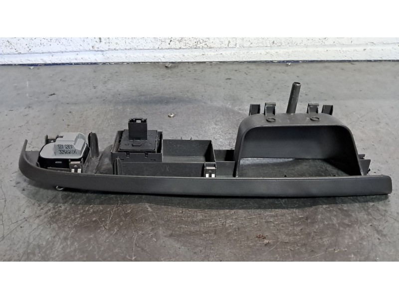 Recambio de mando elevalunas delantero izquierdo para volkswagen golf v berlina (1k1) gti referencia OEM IAM   