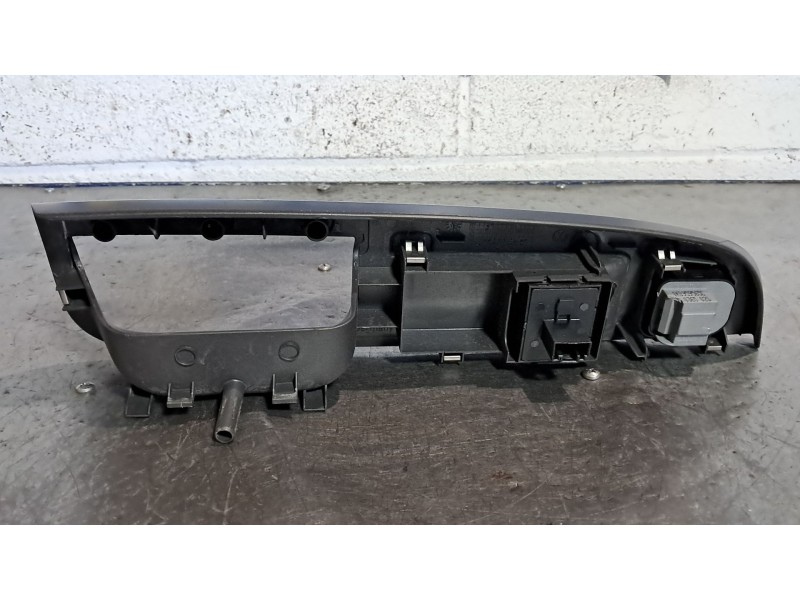 Recambio de mando elevalunas delantero izquierdo para volkswagen golf v berlina (1k1) gti referencia OEM IAM   