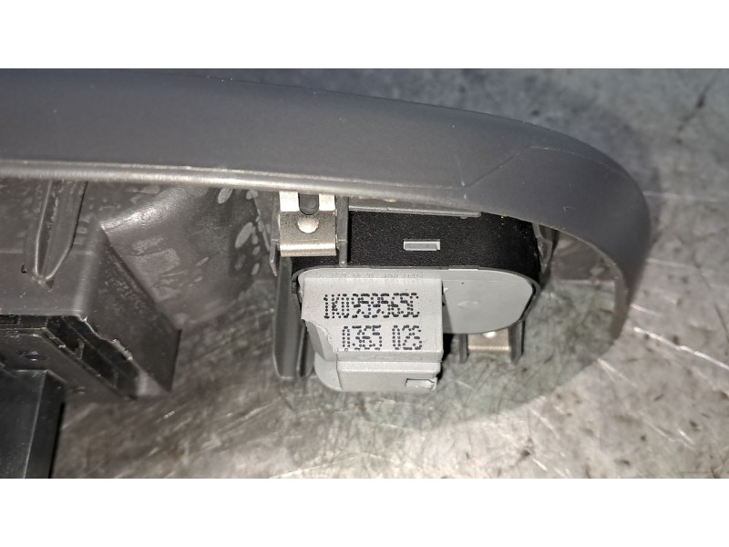 Recambio de mando elevalunas delantero izquierdo para volkswagen golf v berlina (1k1) gti referencia OEM IAM   