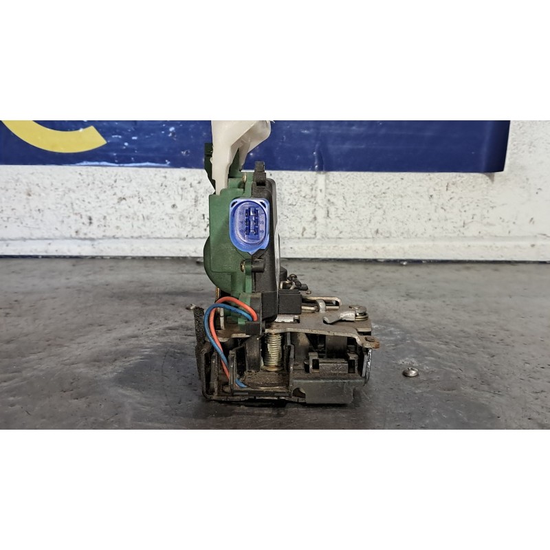 Recambio de cerradura puerta trasera izquierda para volkswagen polo (9n1)  | 0.01 - 0.05  | 0.01 - 0.05 referencia OEM IAM 3B483