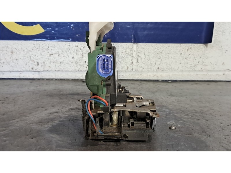 Recambio de cerradura puerta trasera izquierda para volkswagen polo (9n1)  | 0.01 - 0.05  | 0.01 - 0.05 referencia OEM IAM 3B483