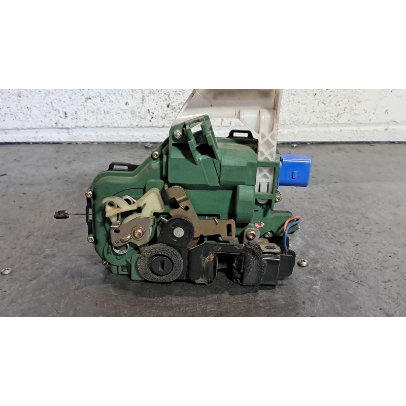 Recambio de cerradura puerta trasera izquierda para volkswagen polo (9n1)  | 0.01 - 0.05  | 0.01 - 0.05 referencia OEM IAM 3B483