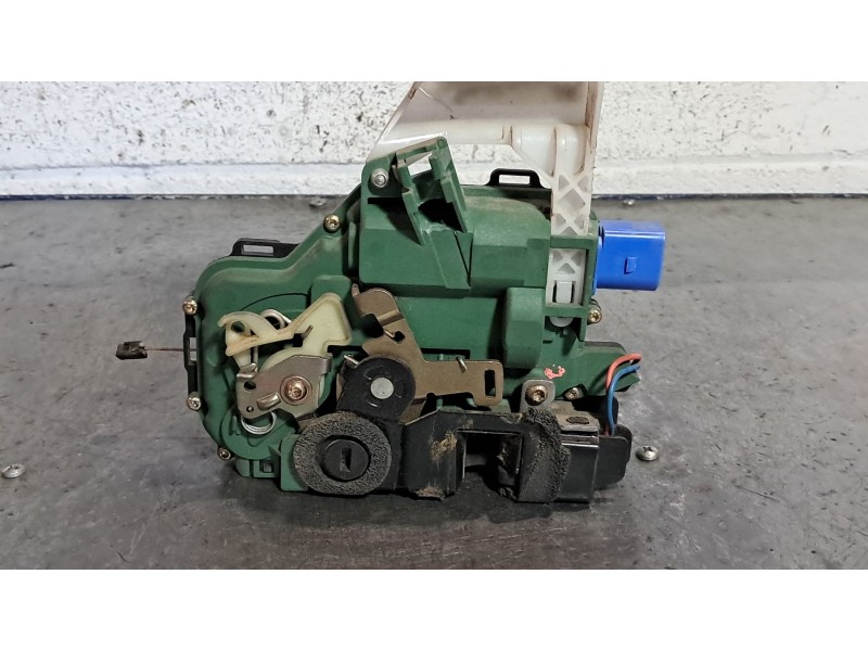 Recambio de cerradura puerta trasera izquierda para volkswagen polo (9n1)  | 0.01 - 0.05  | 0.01 - 0.05 referencia OEM IAM 3B483