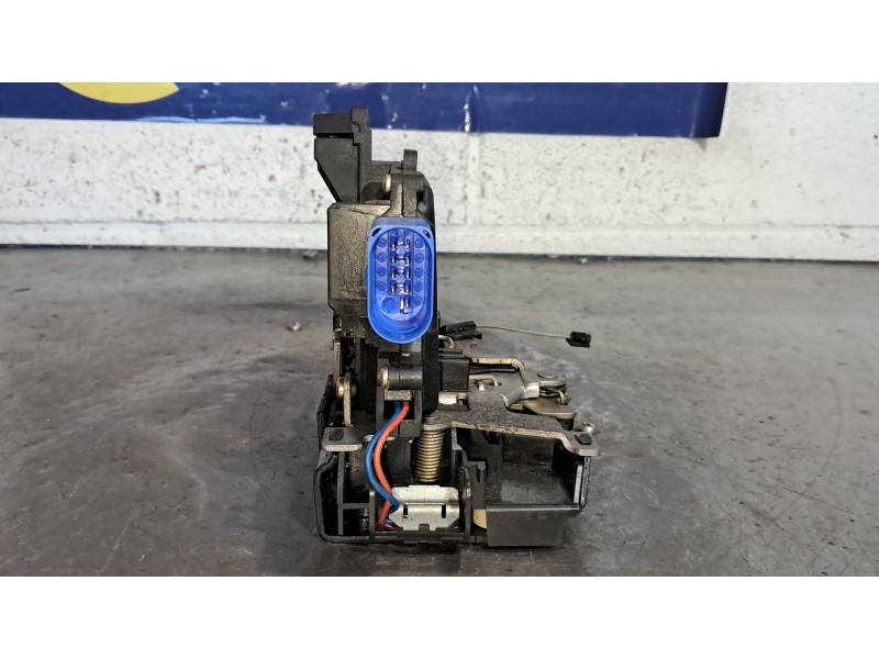 Recambio de cerradura puerta delantera izquierda para volkswagen golf v berlina (1k1) gti referencia OEM IAM 3D1837015  