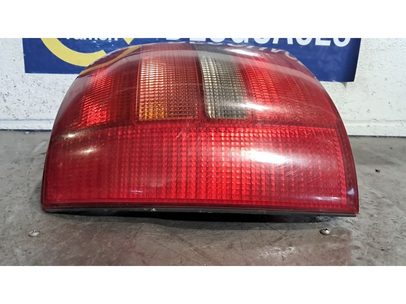 Recambio de piloto trasero izquierdo para audi a4 2.5 tdi referencia OEM IAM   