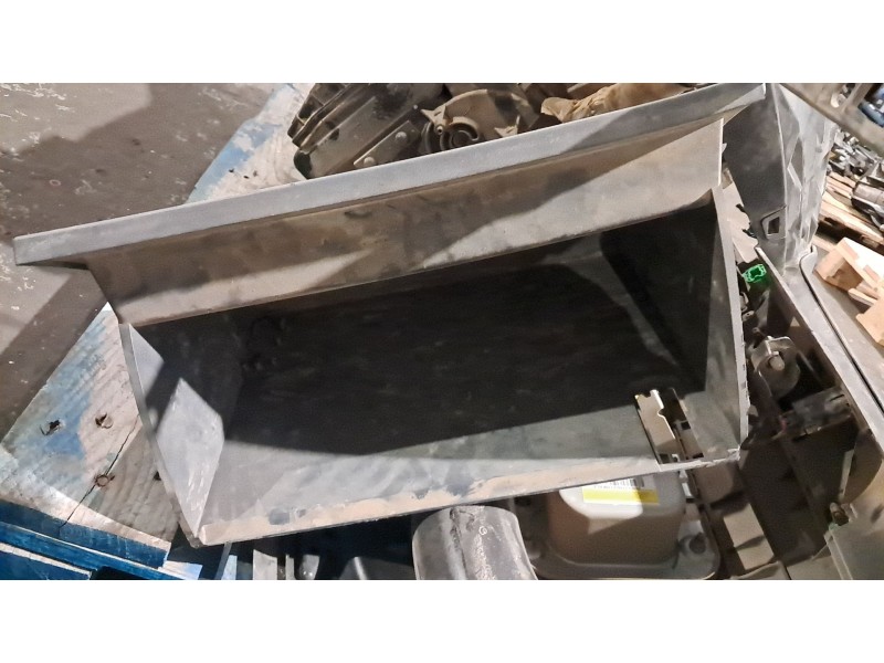 Recambio de guantera para ford ranger referencia OEM IAM   