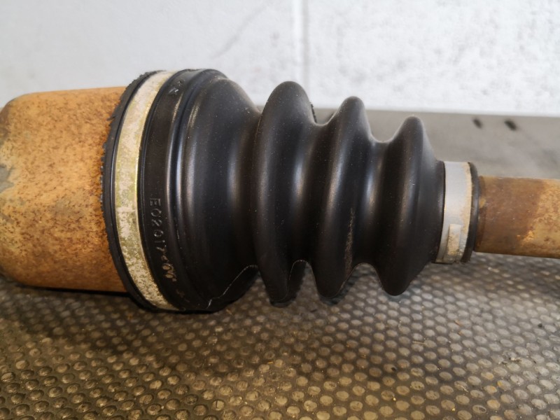 Recambio de transmision delantera derecha para renault clio ii fase ii (b/cb0) 1.2 referencia OEM IAM   