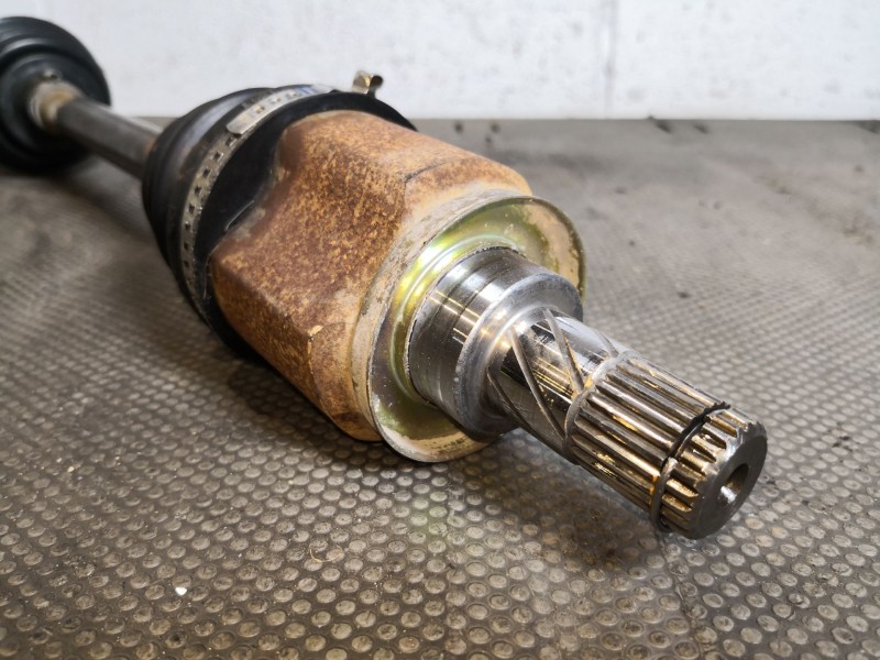 Recambio de transmision delantera izquierda para renault clio ii fase ii (b/cb0) 1.2 referencia OEM IAM   