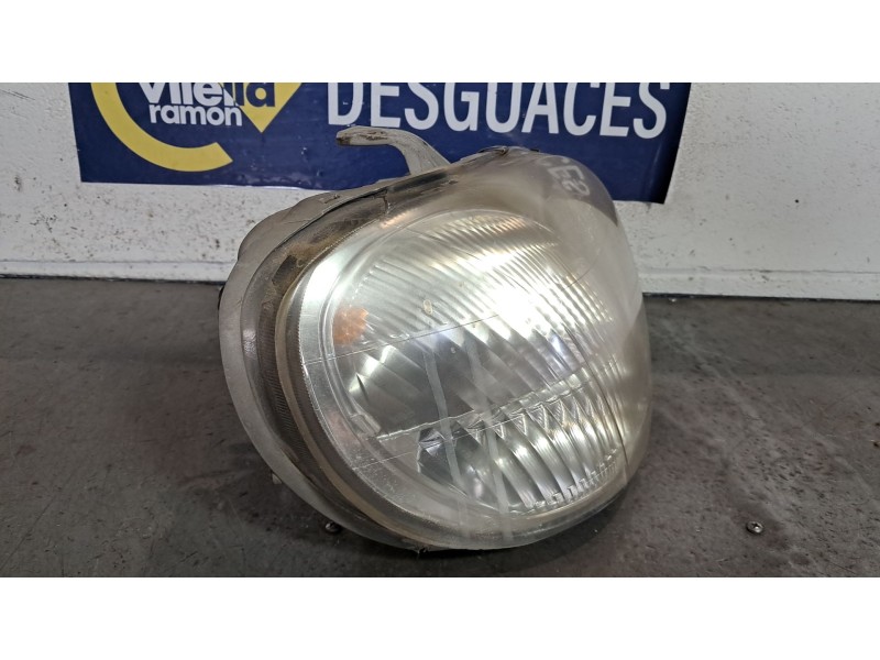 Recambio de faro derecho para kia carnival ii 2.9 cdri ex referencia OEM IAM   