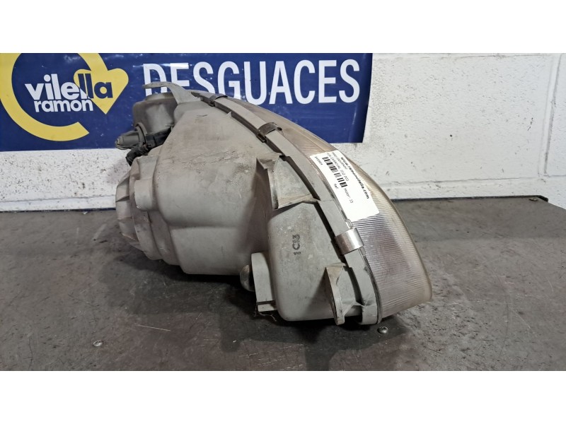 Recambio de faro izquierdo para kia carnival ii 2.9 cdri ex referencia OEM IAM   