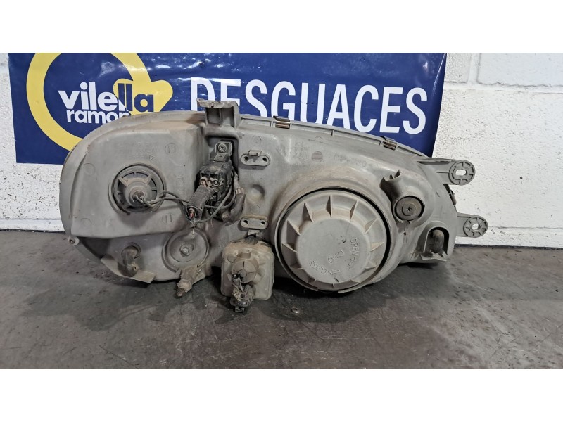 Recambio de faro izquierdo para kia carnival ii 2.9 cdri ex referencia OEM IAM   