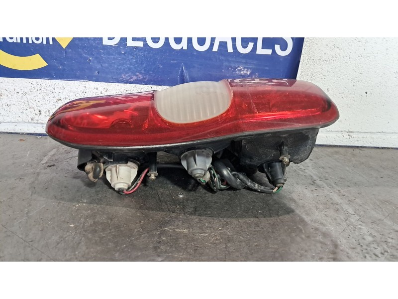 Recambio de piloto trasero izquierdo para kia carnival ii 2.9 cdri ex referencia OEM IAM   