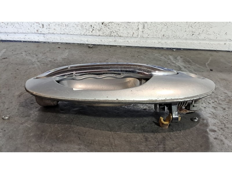 Recambio de maneta exterior delantera derecha para kia carnival ii 2.9 cdri ex referencia OEM IAM   