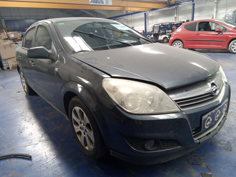 opel astra h berlina del año 2008