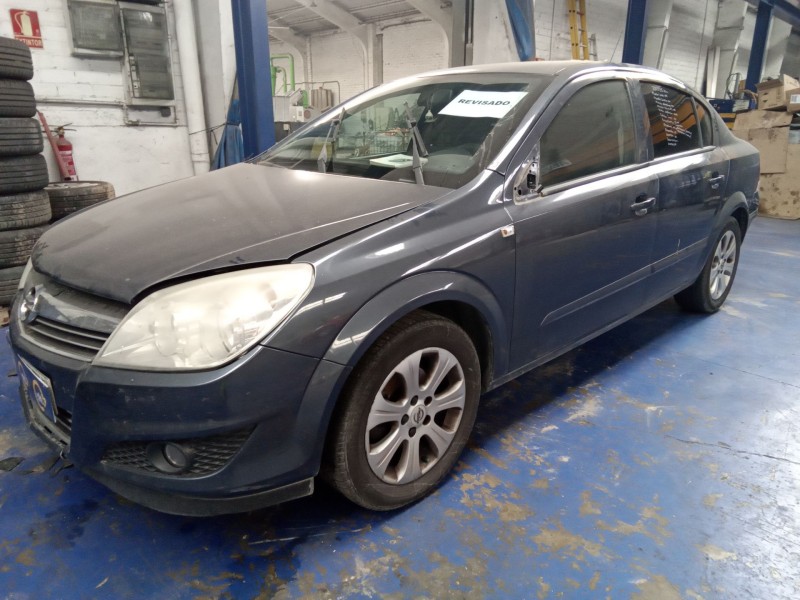 opel astra h berlina del año 2008