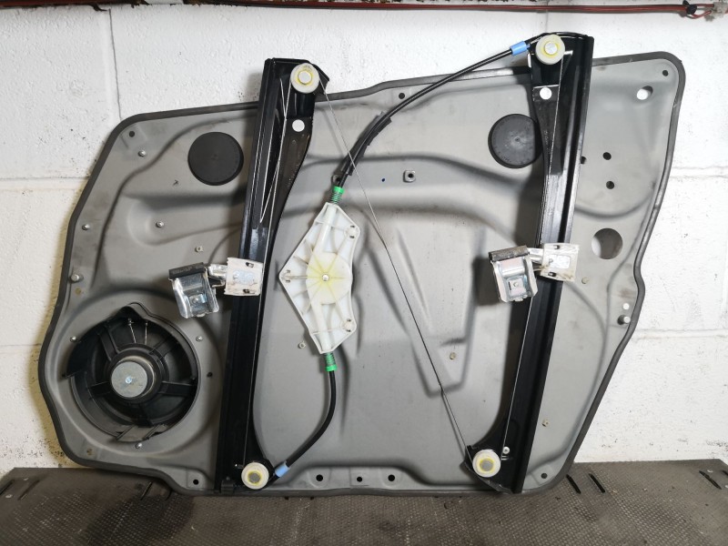 Recambio de elevalunas delantero izquierdo para mercedes clase b (w245) 180 cdi (245.207) referencia OEM IAM A1697202979  