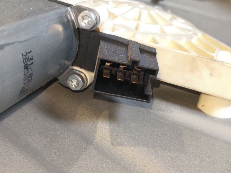 Recambio de elevalunas delantero izquierdo para mercedes clase b (w245) 180 cdi (245.207) referencia OEM IAM A1697202979  