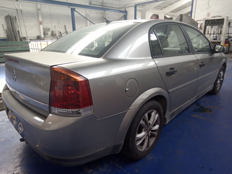 opel vectra c berlina del año 2003
