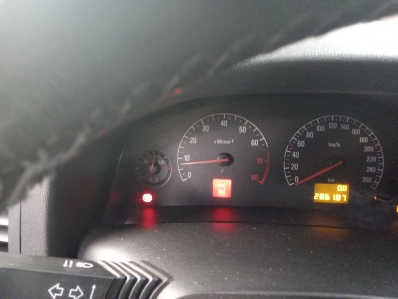 opel vectra c berlina del año 2003