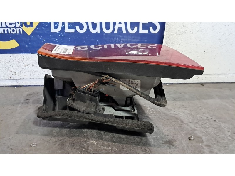 Recambio de piloto trasero derecho para bmw serie 3 berlina (e46) 320d referencia OEM IAM    Recambio de piloto trasero derecho para bmw serie 3 berlina (e46) 320d referencia OEM IAM