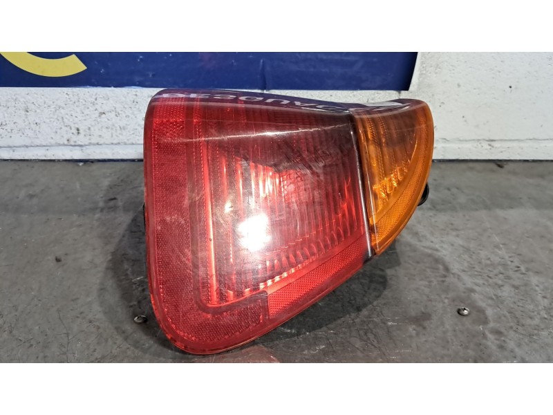 Recambio de piloto trasero derecho para bmw serie 3 berlina (e46) 320d referencia OEM IAM    Recambio de piloto trasero derecho para bmw serie 3 berlina (e46) 320d referencia OEM IAM