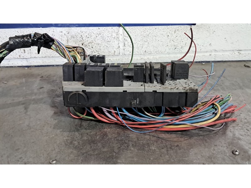 Recambio de caja reles fusibles para volvo s40 berlina 1.8 16v | 09.95 - 12.99 1.8 16v | 09.95 - 12.99 referencia OEM IAM 867628