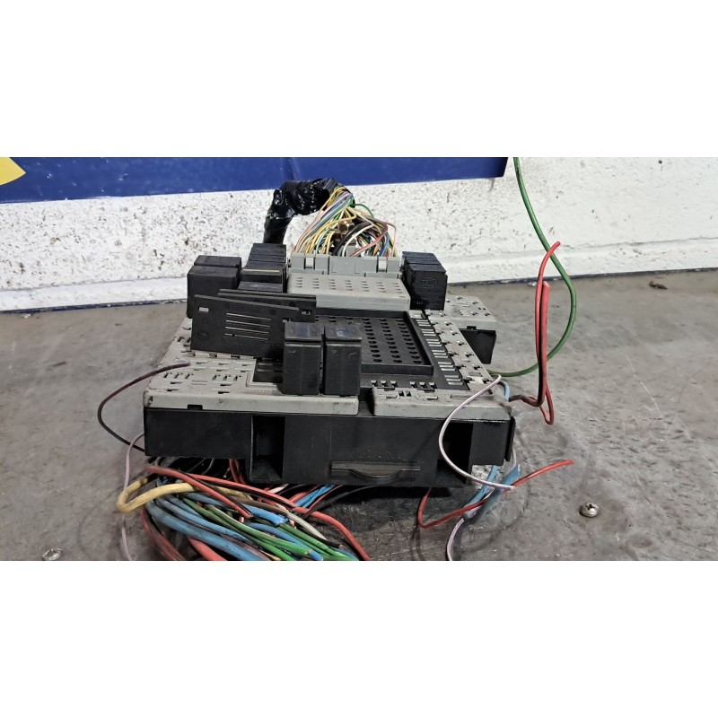 Recambio de caja reles fusibles para volvo s40 berlina 1.8 16v | 09.95 - 12.99 1.8 16v | 09.95 - 12.99 referencia OEM IAM 867628