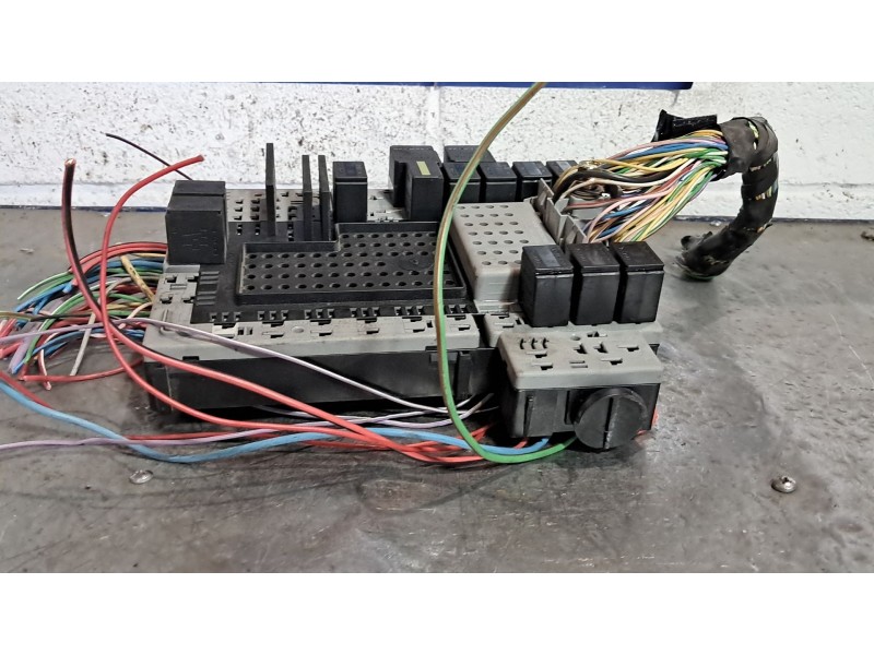 Recambio de caja reles fusibles para volvo s40 berlina 1.8 16v | 09.95 - 12.99 1.8 16v | 09.95 - 12.99 referencia OEM IAM 867628