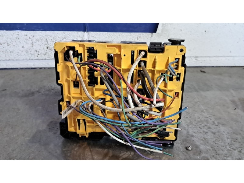Recambio de caja reles fusibles para citroen c4 cactus feel referencia OEM IAM   