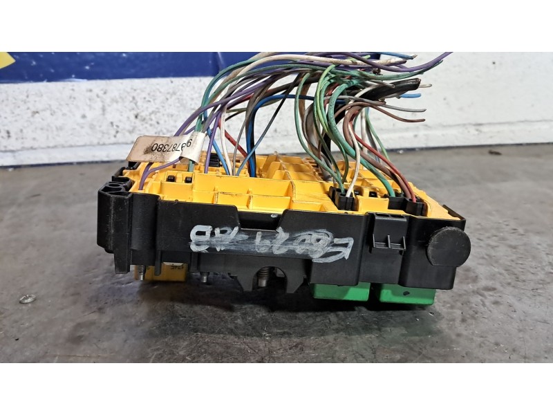Recambio de caja reles fusibles para citroen c4 cactus feel referencia OEM IAM   