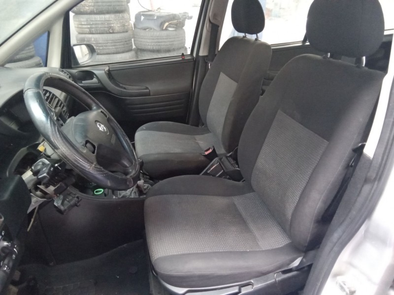 opel zafira a  | 0.99 - 0.05 del año 2004