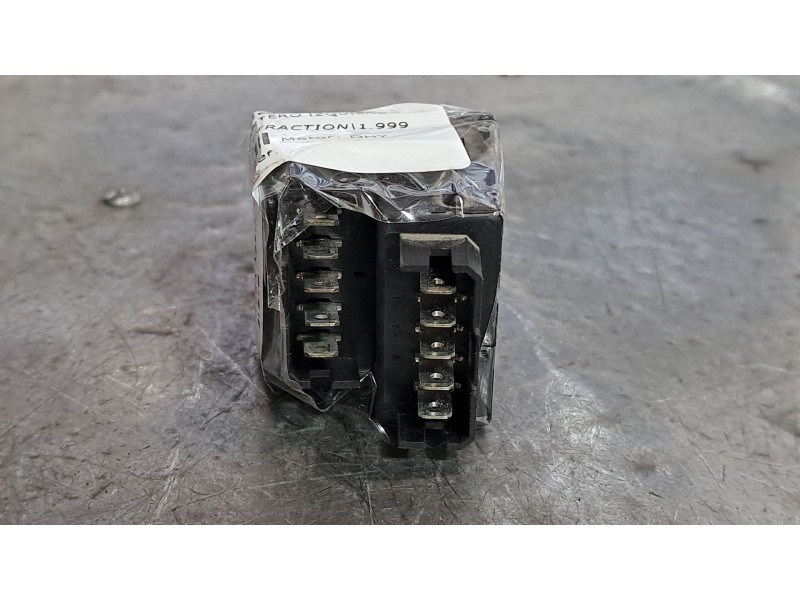 Recambio de mando elevalunas delantero izquierdo para citroen xsara 1.9 d attraction referencia OEM IAM    Recambio de mando elevalunas delantero izquierdo para citroen xsara 1.9 d attraction referencia OEM IAM