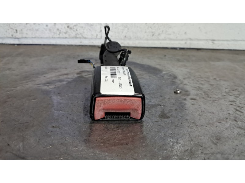 Recambio de enganche cinturon para seat leon (1p1)  | 0.05 - ...  | 0.05 - ... referencia OEM IAM IZQ  