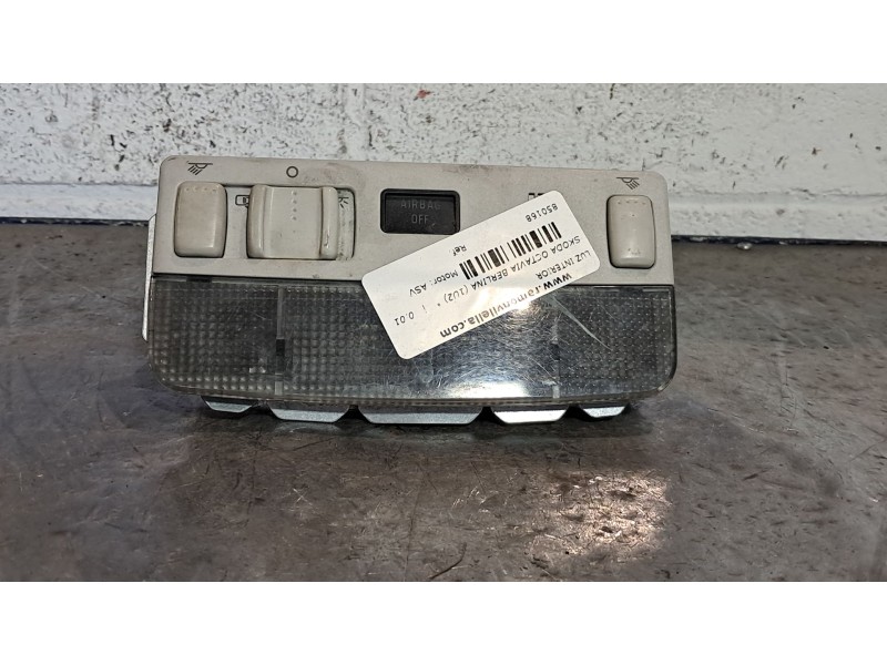 Recambio de luz interior para skoda octavia berlina (1u2)  | 0.01 - ...  | 0.01 - ... referencia OEM IAM    Recambio de luz interior para skoda octavia berlina (1u2)  | 0.01 - ...  | 0.01 - ... referencia OEM IAM