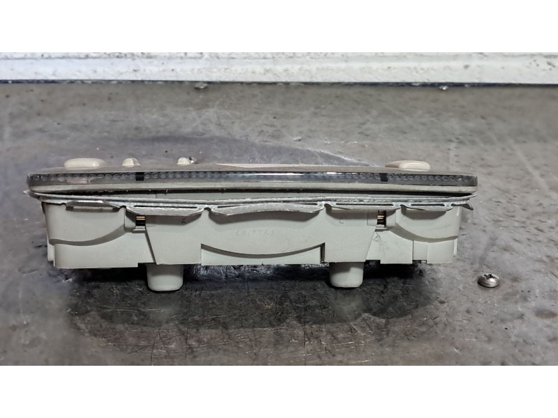 Recambio de luz interior para skoda octavia berlina (1u2)  | 0.01 - ...  | 0.01 - ... referencia OEM IAM    Recambio de luz interior para skoda octavia berlina (1u2)  | 0.01 - ...  | 0.01 - ... referencia OEM IAM