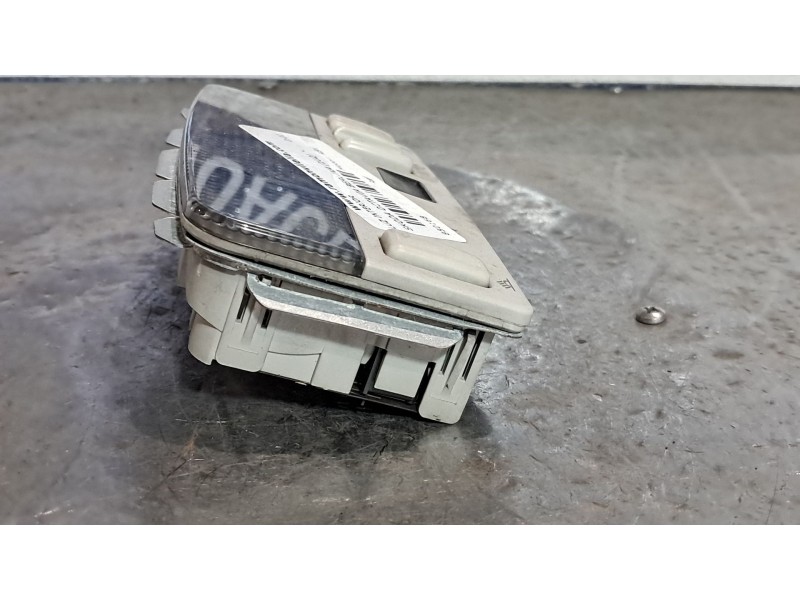 Recambio de luz interior para skoda octavia berlina (1u2)  | 0.01 - ...  | 0.01 - ... referencia OEM IAM    Recambio de luz interior para skoda octavia berlina (1u2)  | 0.01 - ...  | 0.01 - ... referencia OEM IAM