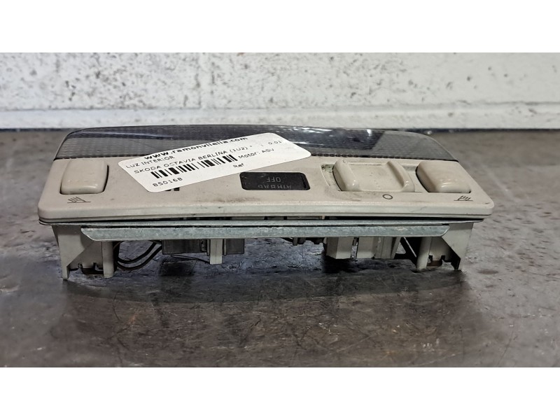 Recambio de luz interior para skoda octavia berlina (1u2)  | 0.01 - ...  | 0.01 - ... referencia OEM IAM    Recambio de luz interior para skoda octavia berlina (1u2)  | 0.01 - ...  | 0.01 - ... referencia OEM IAM