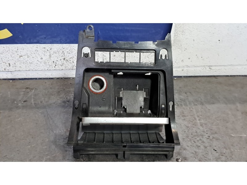 Recambio de cenicero para volkswagen golf v berlina (1k1) gti referencia OEM IAM   